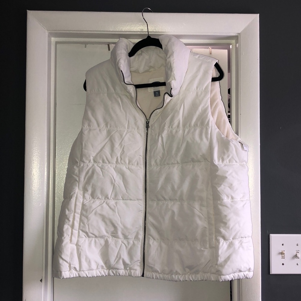 Old Navy Cream White Puffer Vest